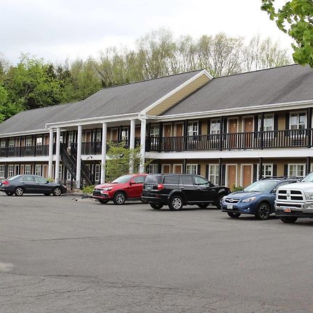 Newbury Inn Brookfield Exteriör bild
